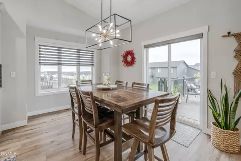 Dining - 4010 Silver Blvd, Bismarck, ND 58503 photo 2 of 4