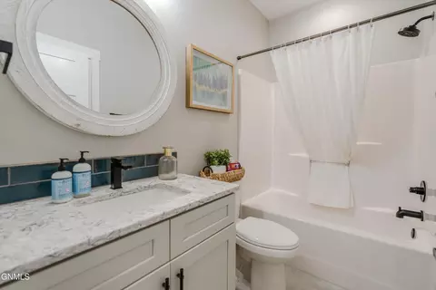 Bath - 4010 Silver Blvd, Bismarck, ND 58503 photo 3 of 12