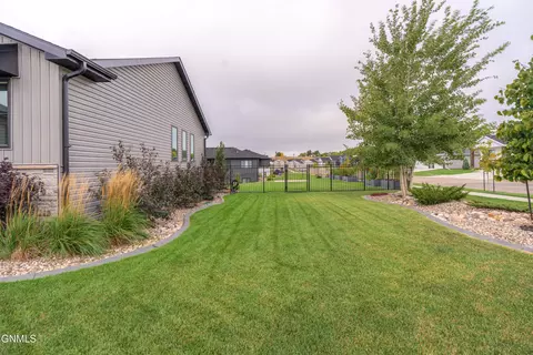 Exterior - 4010 Silver Blvd, Bismarck, ND 58503 photo 13 of 17
