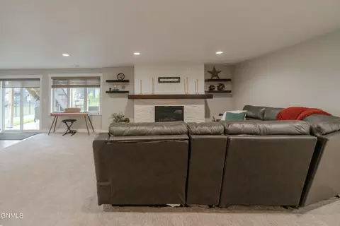 Living - 4010 Silver Blvd, Bismarck, ND 58503 photo 8 of 8