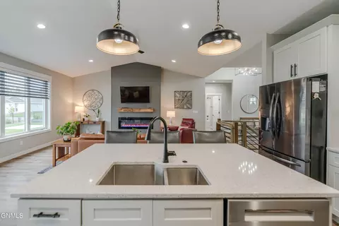 Kitchen - 4010 Silver Blvd, Bismarck, ND 58503 photo 5 of 12