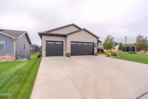 Exterior - 4010 Silver Blvd, Bismarck, ND 58503 photo 7 of 17