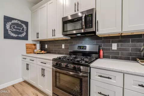 Kitchen - 4010 Silver Blvd, Bismarck, ND 58503 photo 3 of 12