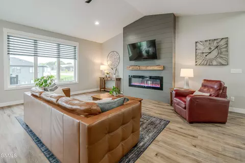 Living - 4010 Silver Blvd, Bismarck, ND 58503 photo 1 of 8