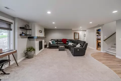 Living - 4010 Silver Blvd, Bismarck, ND 58503 photo 3 of 8