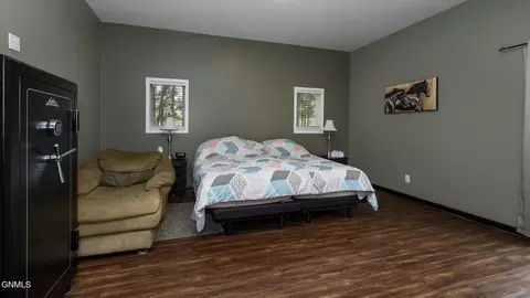 Bedroom - 14402 41st St NE, Baldwin, ND 58521 photo 1 of 6
