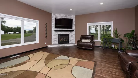 Living - 14402 41st St NE, Baldwin, ND 58521 photo 1 of 1