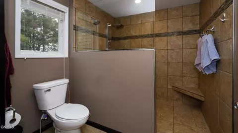 Bath - 14402 41st St NE, Baldwin, ND 58521 photo 2 of 4