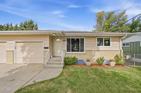 Exterior - 208 E Turnpike Ave, Bismarck, ND 58501 photo 3 of 8