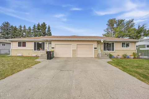 Exterior - 208 E Turnpike Ave, Bismarck, ND 58501 photo 4 of 8