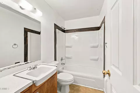 Bath - 208 E Turnpike Ave, Bismarck, ND 58501 photo 1 of 2