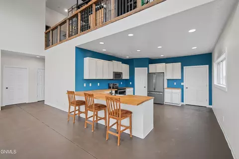 Kitchen - 15112 53rd St NW, Williston, ND 58801 photo 2 of 3