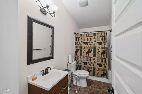 Bath - 15112 53rd St NW, Williston, ND 58801 photo 3 of 3