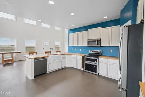 Kitchen - 15112 53rd St NW, Williston, ND 58801 photo 1 of 3