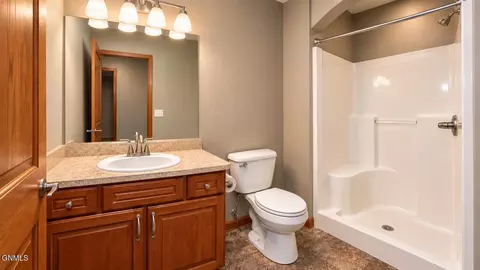 Bath - 1720 Calgary Loop, Bismarck, ND 58503 photo 5 of 5