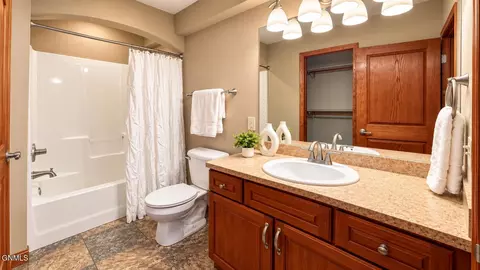 Bath - 1720 Calgary Loop, Bismarck, ND 58503 photo 2 of 5