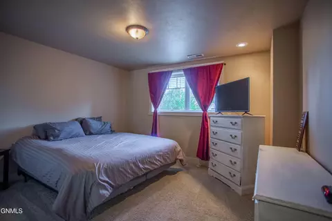 Bedroom - 817 15th Ave E, Dickinson, ND 58601 photo 4 of 4