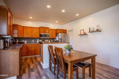 Dining - 817 15th Ave E, Dickinson, ND 58601 photo 1 of 1