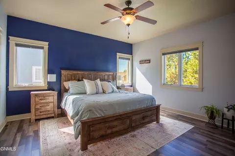 Bedroom - 817 15th Ave E, Dickinson, ND 58601 photo 1 of 4