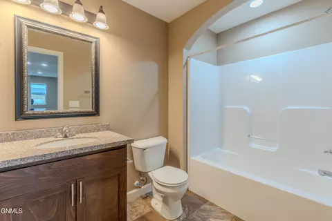 Bath - 306 Lena Ct SE, Mandan, ND 58554 photo 3 of 3