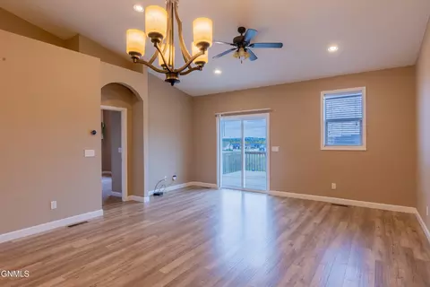 Living - 306 Lena Ct SE, Mandan, ND 58554 photo 3 of 6