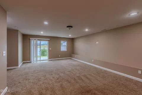Living - 306 Lena Ct SE, Mandan, ND 58554 photo 6 of 6