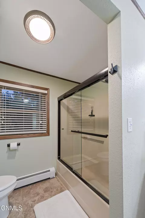 Bath - 14063 48th St NW, Williston, ND 58801 photo 5 of 12