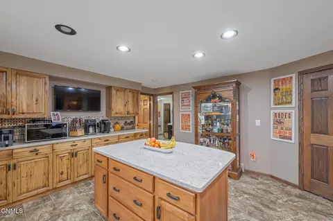Kitchen - 14063 48th St NW, Williston, ND 58801 photo 2 of 5