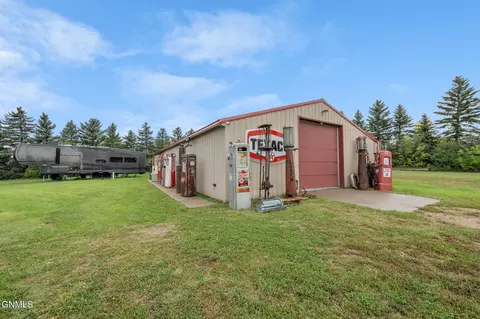 Exterior - 14063 48th St NW, Williston, ND 58801 photo 17 of 25