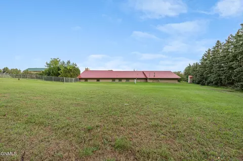 Exterior - 14063 48th St NW, Williston, ND 58801 photo 24 of 25