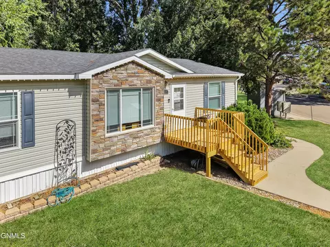 Exterior - 426 Dover Dr, Bismarck, ND 58504 photo 1 of 8