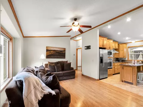 Living - 426 Dover Dr, Bismarck, ND 58504 photo 1 of 3