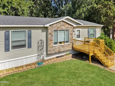 Exterior - 426 Dover Dr, Bismarck, ND 58504 photo 2 of 8