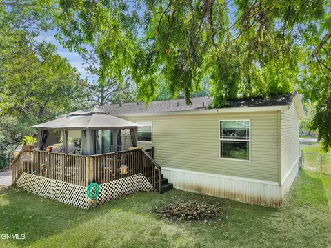 Exterior - 426 Dover Dr, Bismarck, ND 58504 photo 7 of 8