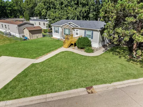View/Area - 426 Dover Dr, Bismarck, ND 58504 photo 1 of 4