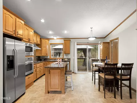 Kitchen - 426 Dover Dr, Bismarck, ND 58504 photo 6 of 6
