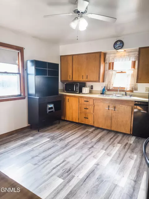 Kitchen - 2010 1st Ave E, Williston, ND 58801 photo 2 of 4