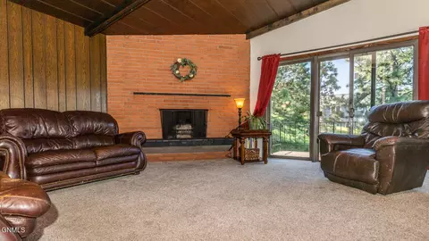 Living - 2431 E Boulevard Ave, Bismarck, ND 58501 photo 1 of 4