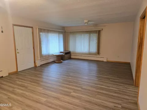 222 Main St, Ashley, ND 58413