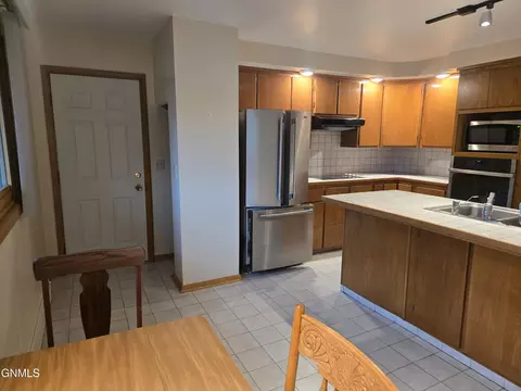 Entry Way - 222 Main St, Ashley, ND 58413 photo 2 of 3