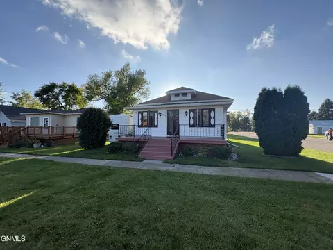 501 1st Ave W, Gackle, ND 58442