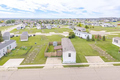 View/Area - 2207 38th St W, Williston, ND 58801 photo 3 of 8