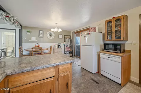 Kitchen - 311 9th Ave W, Williston, ND 58801 photo 5 of 6