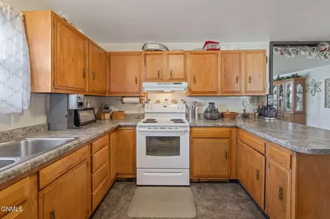 Kitchen - 311 9th Ave W, Williston, ND 58801 photo 2 of 6