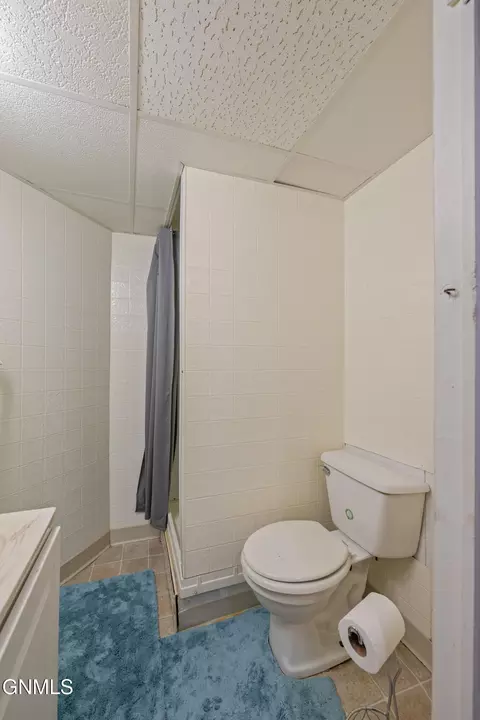 Bath - 311 9th Ave W, Williston, ND 58801 photo 8 of 8
