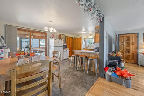 Dining - 311 9th Ave W, Williston, ND 58801 photo 1 of 3