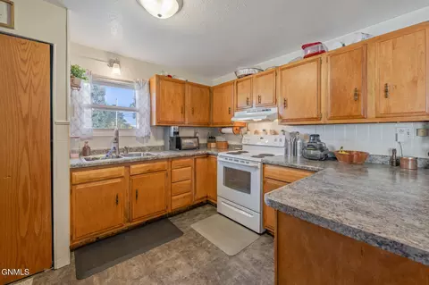Kitchen - 311 9th Ave W, Williston, ND 58801 photo 1 of 6