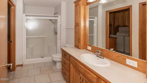 Bath - 748 Interstate Ave W, Bismarck, ND 58503 photo 1 of 3