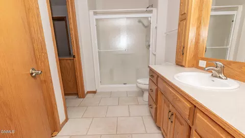 Bath - 748 Interstate Ave W, Bismarck, ND 58503 photo 2 of 3