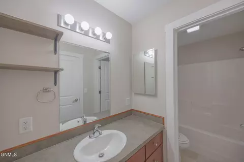 Bath - 3202 17th Ave W, Williston, ND 58801 photo 4 of 5